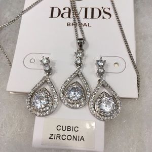 David’s Bridal CZirconia Earrings/Necklace Set NWT